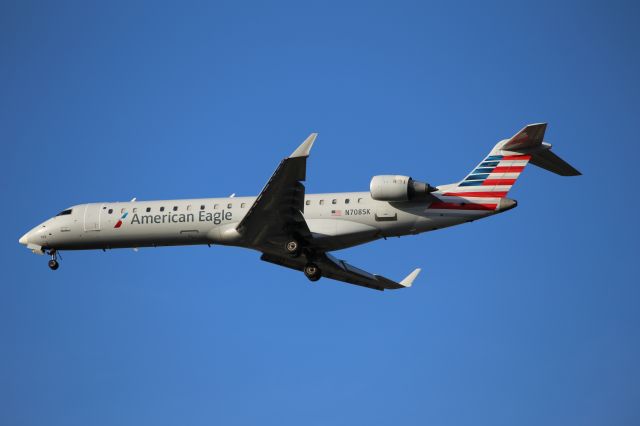 Canadair Regional Jet CRJ-700 (N708SK)