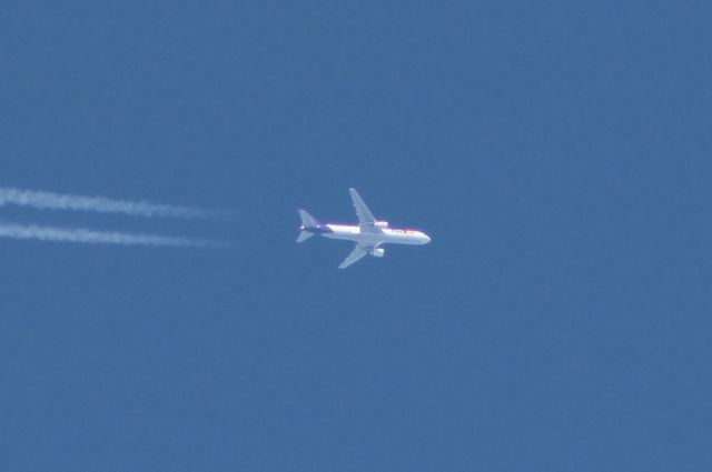 BOEING 767-300 (N271FE) - FDX3404 br /OAK to INDbr /35,025 feetbr /Rate it 1 star all ya want!