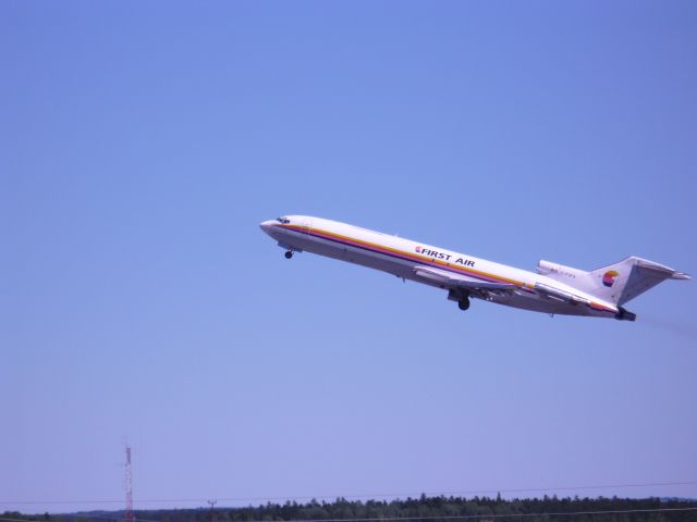 BOEING 727-200 (C-FUFA) - Flight FAB266 is going to Iqaluit (CYFB)br  Taken Sunday, August 26, 2007