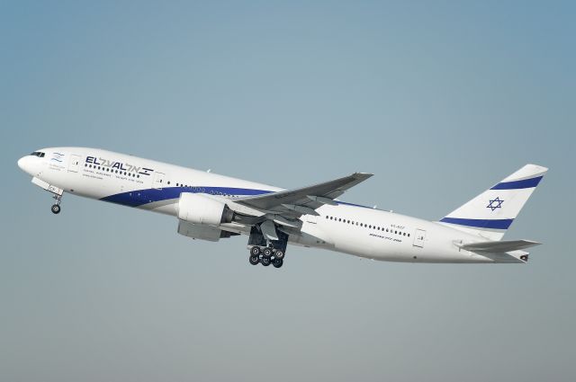 Boeing 777-200 (4X-ECF)