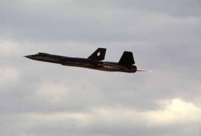 Lockheed Blackbird (61-7962) - On afterburners - Norton AFB airshow Nov 12 1988