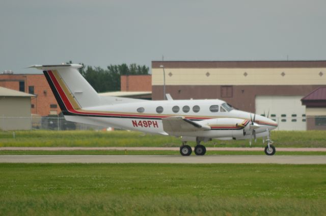 Beechcraft King Air F90 (N49PH) - N49PH departing Sioux Falls SD on 6-12-15