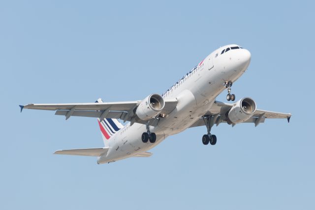 Airbus A320 (F-HEPB)