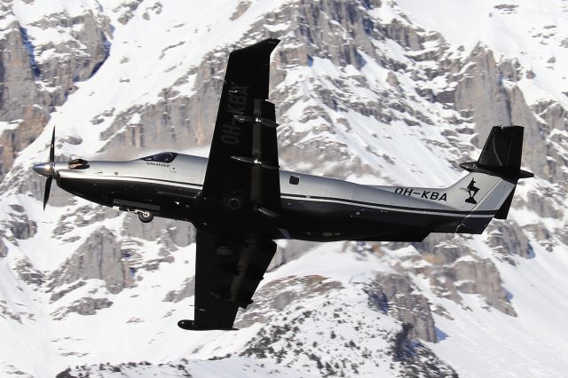Pilatus PC-12 (OH-KBA)