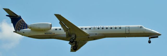 Embraer ERJ-145 (N15983)