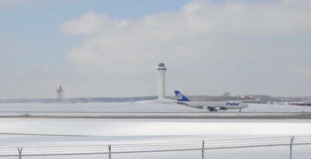 Boeing 747-400 (N450PA) - Elephant and Mouse