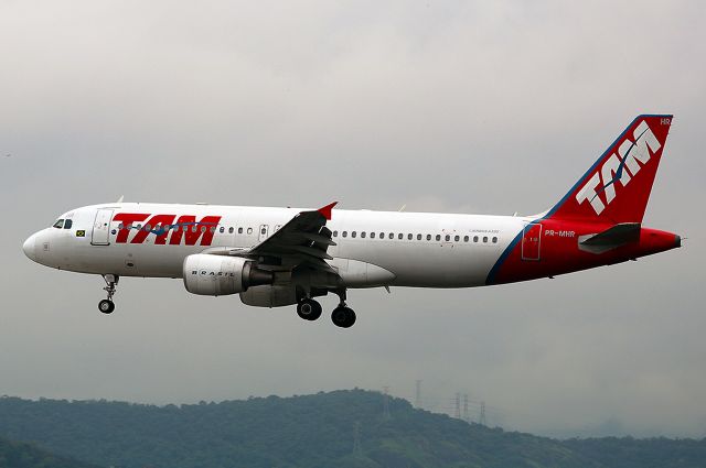 Airbus A320 (PR-MHR)