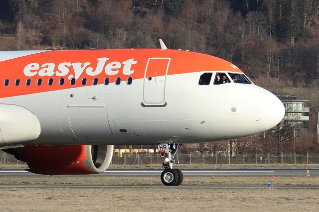 Airbus A320neo (G-UZHR)