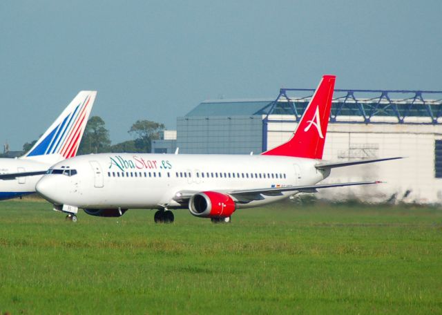 BOEING 737-400 (EC-MFS)