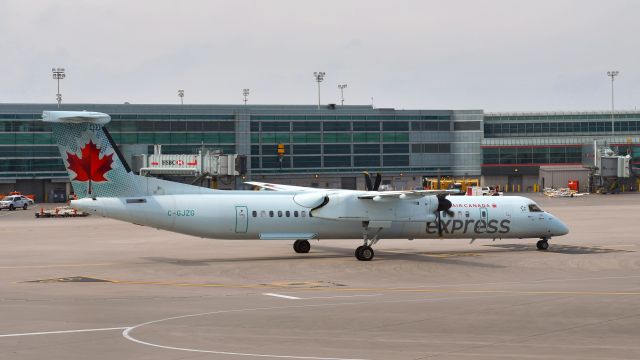 de Havilland Dash 8-400 (C-GJZX) - Air Canada Express Bombardier DHC-8-402Q Dash 8 C-GJZX in Toronto 