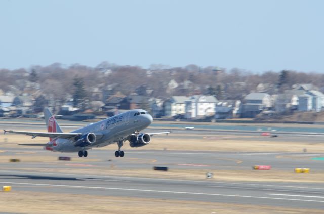 Airbus A320 (N605JB)