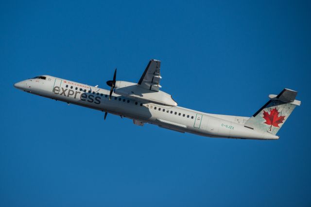 de Havilland Dash 8-400 (C-GJZX)