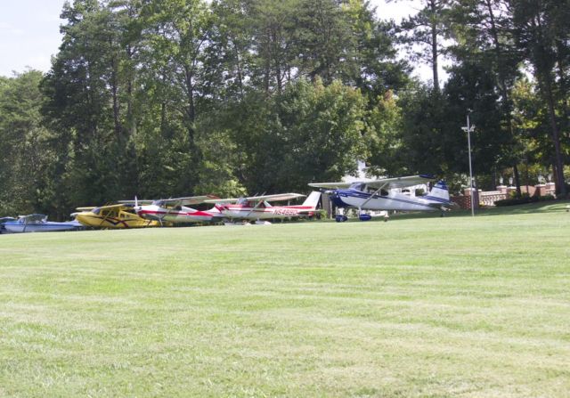 Cessna Skylane (N91162) - A fly-in on NC26