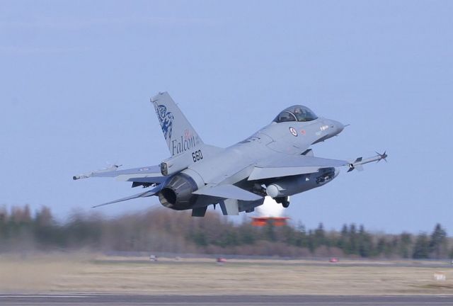 Lockheed F-16 Fighting Falcon — - Maple Flag launch