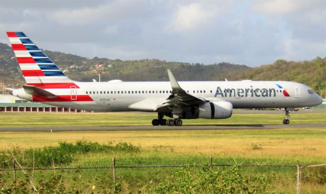 Boeing 757-200 (N195AN)