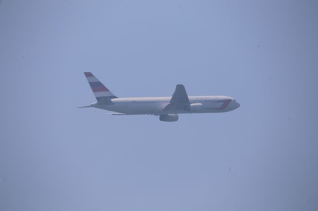 BOEING 767-200 (N254MY)
