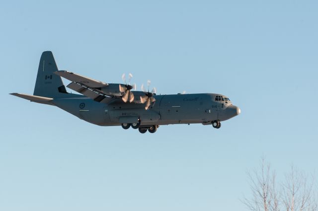 Lockheed C-130 Hercules (13-0616) - 17Dec2013: RCAF final runway 26