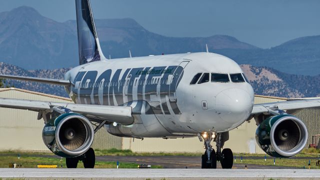 Airbus A319 (N949FR)