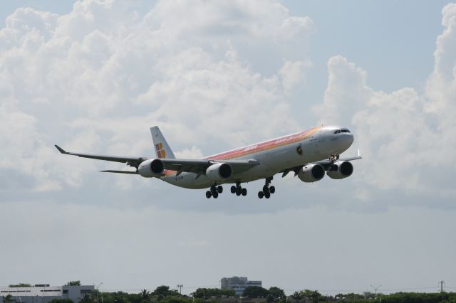 Airbus A340-600 (EC-IOB)