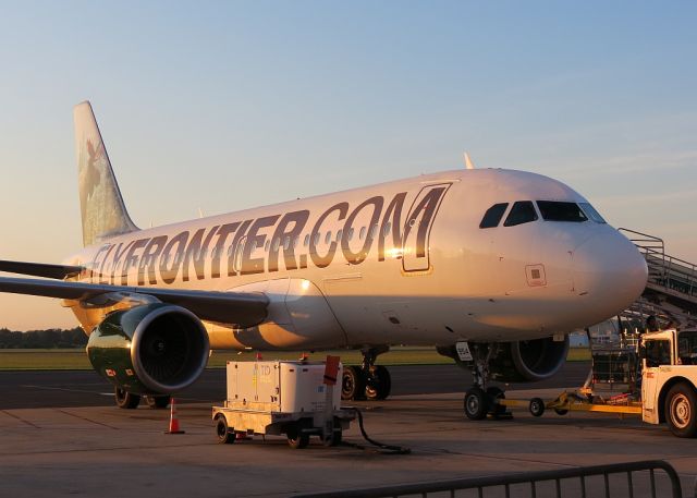 Airbus A319 (N954FR) - Mickey the Moose at Sunrise