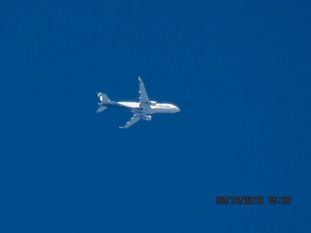 Embraer 175 (N634QX)