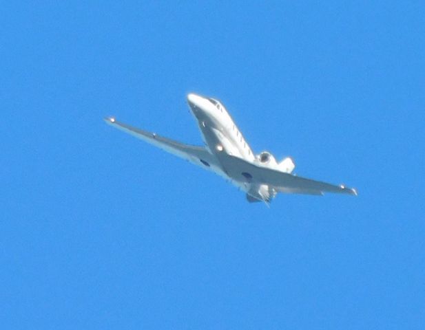 Cessna Citation Excel/XLS (N127MC) - N127MC circling over Corvallis, Oregon on 13th January 2019.