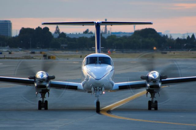 Beechcraft Super King Air 300 (N804UP)