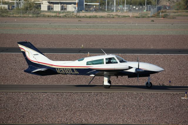 Cessna 310 (N310LA)