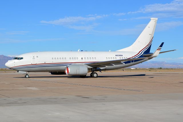 Boeing 737-700 (N836BA)