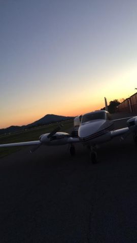 Piper PA-30 Twin Comanche (N8085Y)