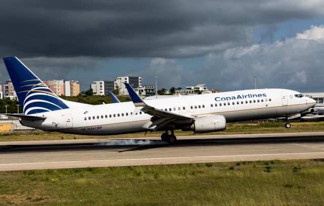 Boeing 737-800 (HP-1836CMP)