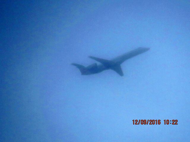 Embraer ERJ-145 (N695AE)