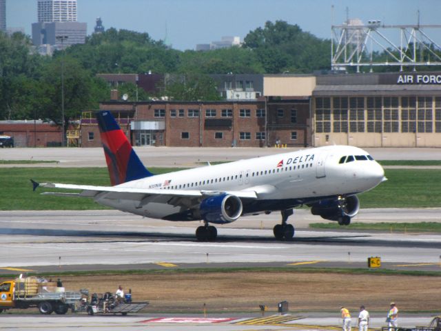 Airbus A320 (N351NW)