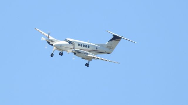 Beechcraft Super King Air 200 (N318CB)