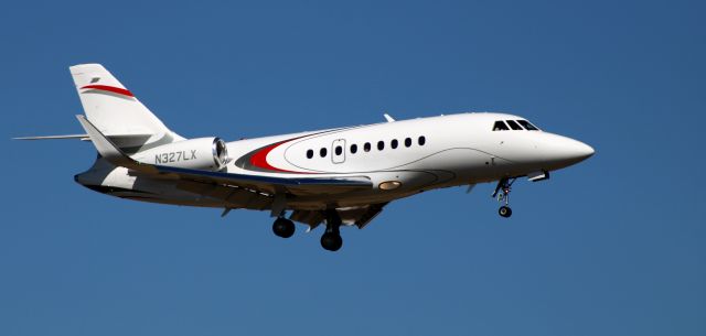 Dassault Falcon 2000 (N327LX) - On final is this 2016 Dassault Falcon 2000EX in the Spring of 2021.