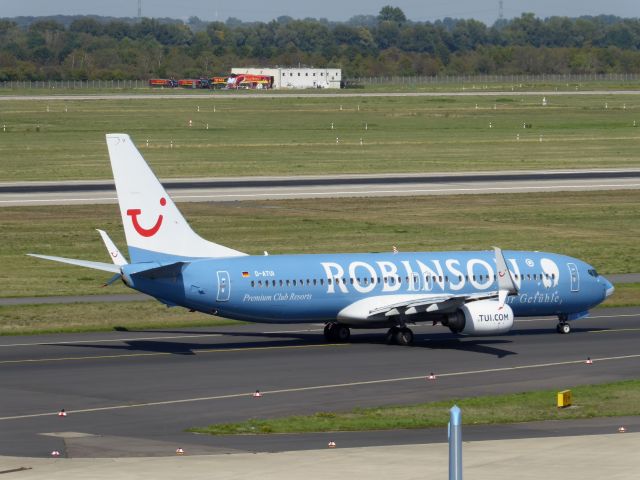 Boeing 737-800 (D-ATUI) - B737-8K5(WL) D-ATUI taxiing to 23L DUS, 15.09.2019