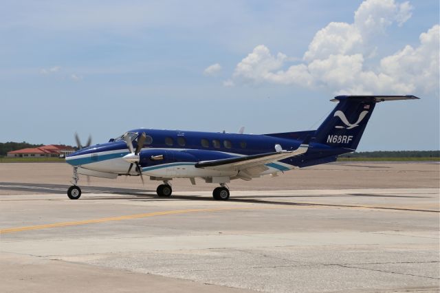 Beechcraft Super King Air 350 (NOAA68)