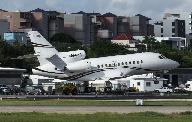 Dassault Falcon 900 (N990WR)