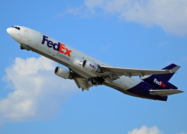 Boeing MD-11 (N573FE)