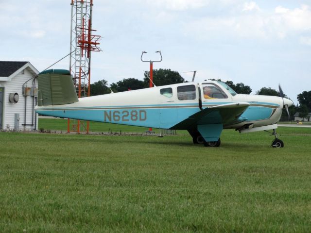 Beechcraft 35 Bonanza (N628D)