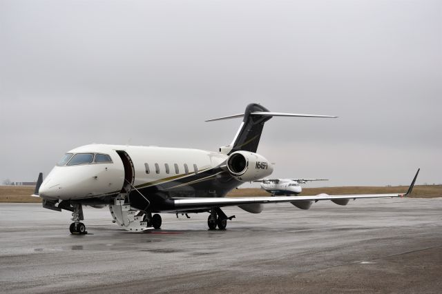 Bombardier Challenger 300 (N545FX) - Best at full size