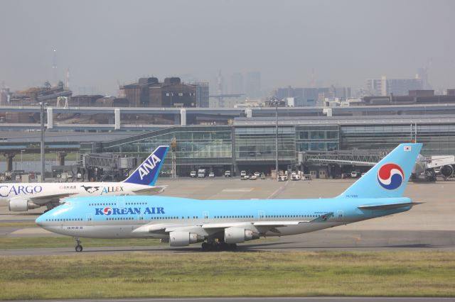 Boeing 747-400 (HL7488)