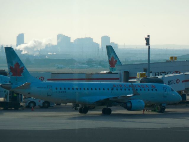 Embraer ERJ-190 (C-FMZW)