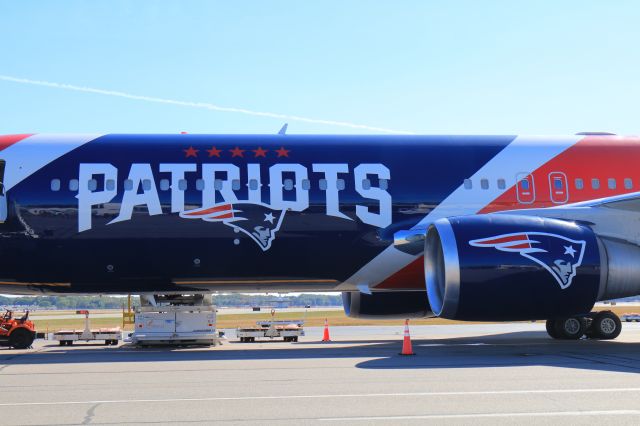 BOEING 767-300 (N36NE) - New England Patriots team plane preparing to takeoff with team for first time, from TF Green Airport in Providence to Tampa. 