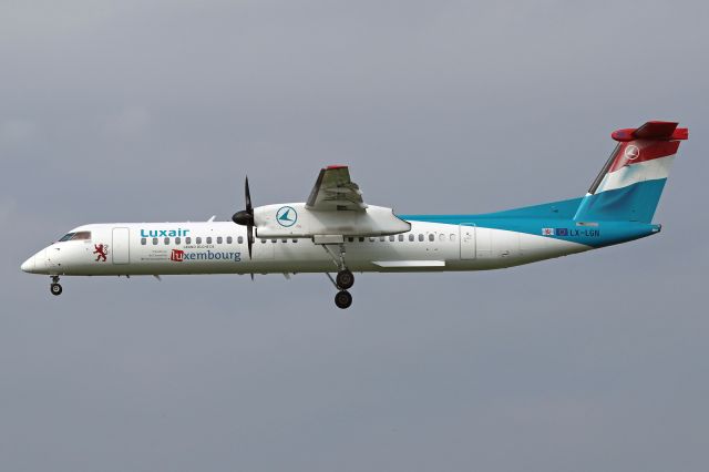 de Havilland Dash 8-300 (LX-LGN)