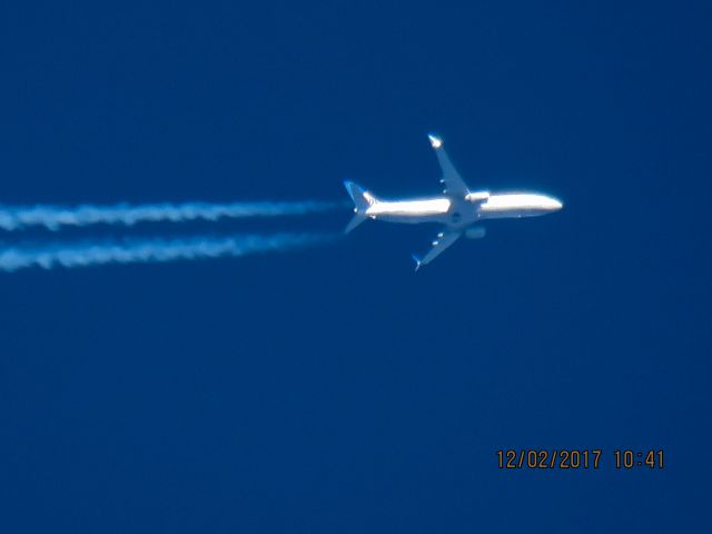 Boeing 737-900 (N39463)