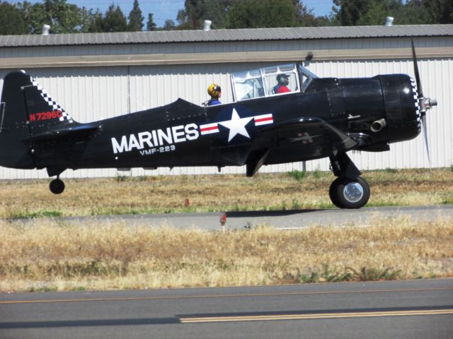 North American P-51 Mustang (N7296C) - Landing on RWY 6