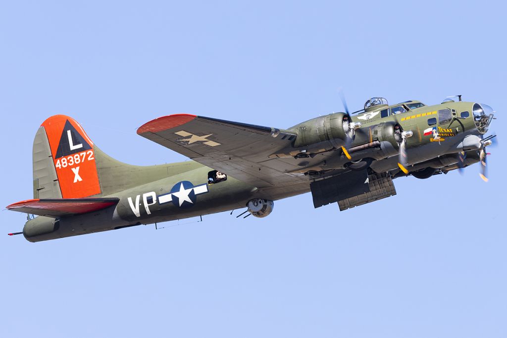 Boeing B-17 Flying Fortress (N7227C)