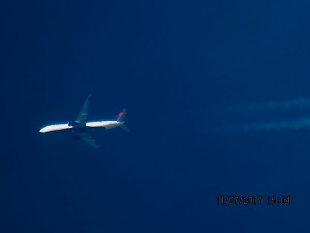 Boeing 737-800 (N3733Z)