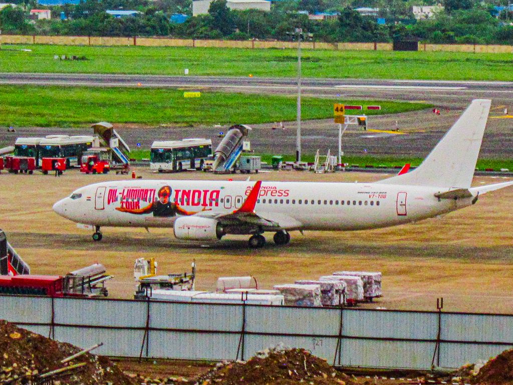 Boeing 737-700 (VT-TGG)